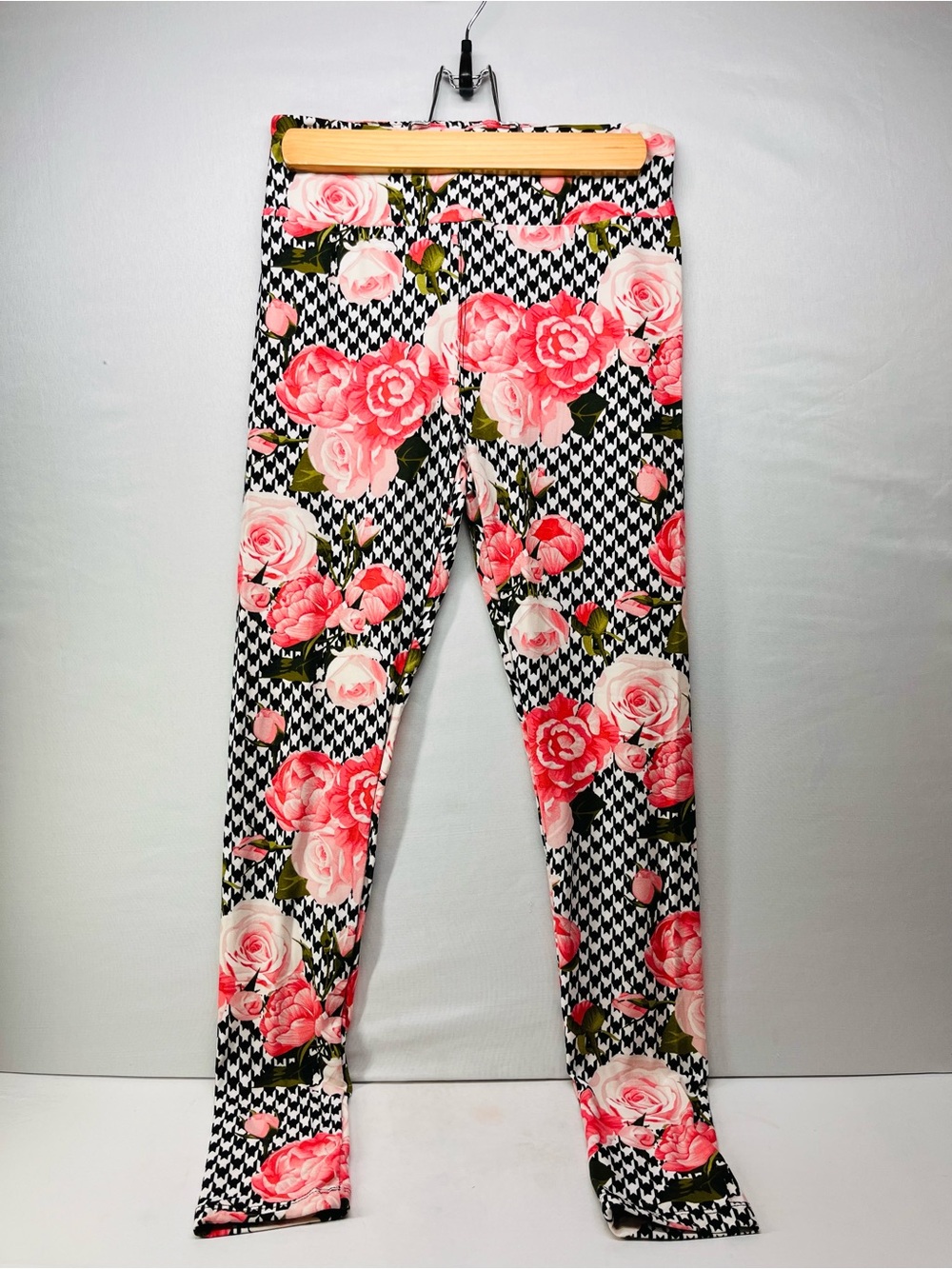 LuLaRoe Black & White Houndstooth Leggings with‎ Pink Floral Print